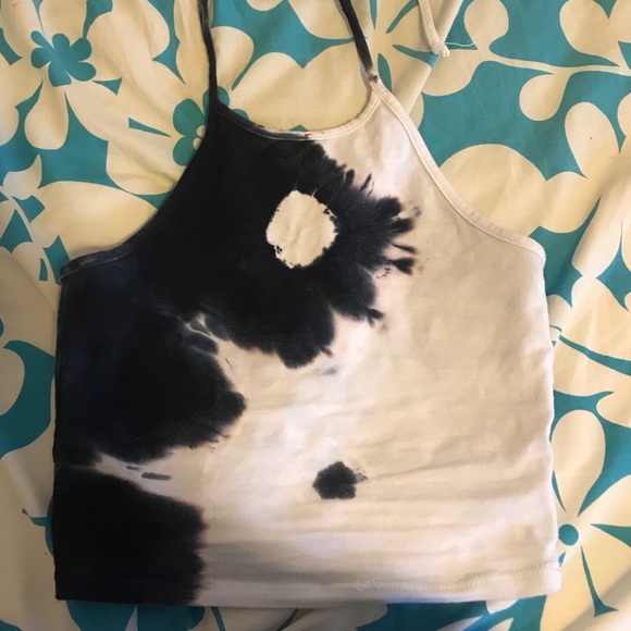 Tie halter crop top. - Picture 1 of 1